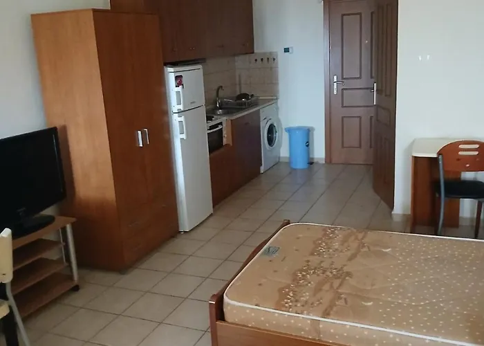 Halepis Apartament *